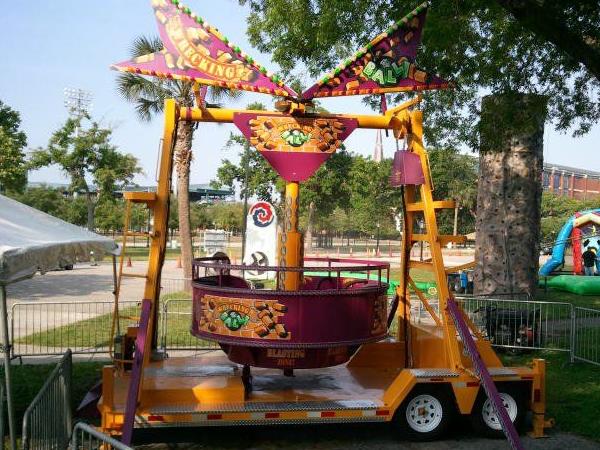 Wrecking Ball carnival ride Wrecking Ball carnival ride